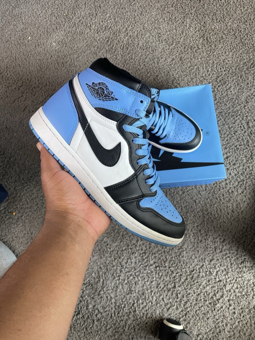 Size 9.5 - Air Jordan 1 Retro High OG UNC Toe DZ5485-400 2023